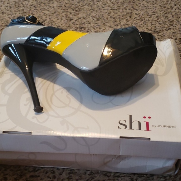 Heels - Picture 2 of 2